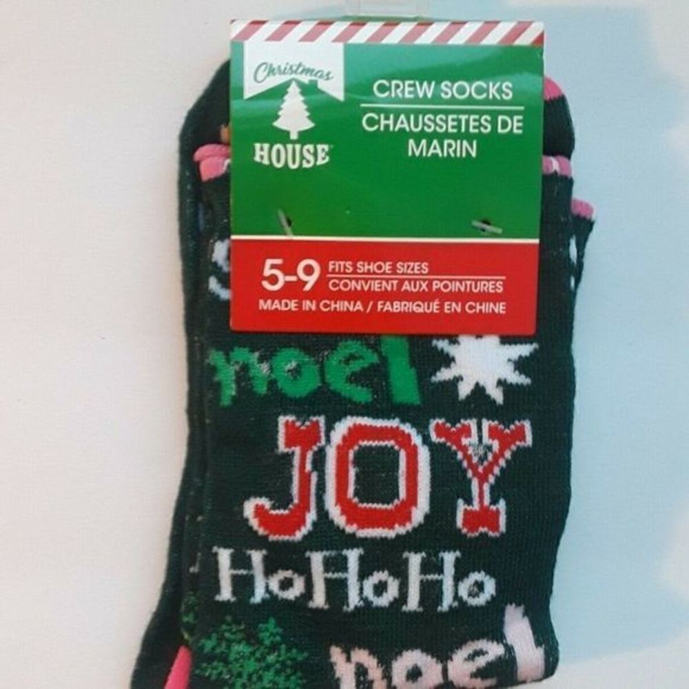 Christmas House women's Christmas‎ Socks. Fits shoe